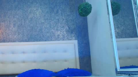   online show from October 22, 2025, 4:02 am