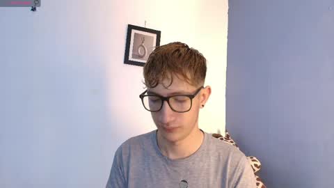 Snapshot of erik_golden_ chatting on May 2, 2026, 8:25 pm I am Erik online show from May 2, 2026, 8:25 pm