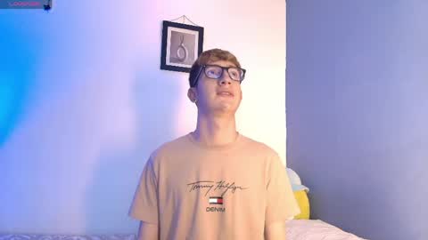 Snapshot of erik_golden_ chatting on May 16, 2026, 7:45 pm I am Erik online show from May 16, 2026, 7:45 pm