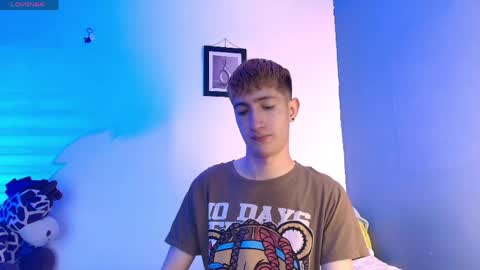 Snapshot of erik_golden_ chatting on May 24, 2026, 8:36 pm I am Erik online show from May 24, 2026, 8:36 pm