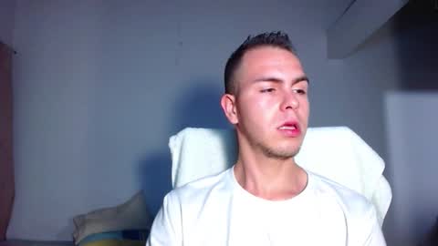 Erik rodriguez online show from November 19, 2025, 7:08 am