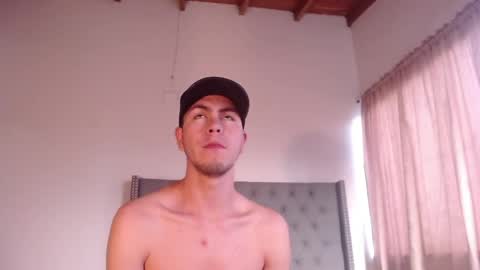Snapshot of erik_rodriguez chatting on April 19, 2026, 11:20 am Erik rodriguez online show from April 19, 2026, 11:20 am