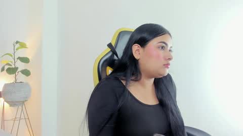 erika_boss_ online show from September 16, 2025, 8:43 pm