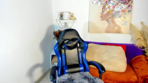 E R I K A  - L  Y R I C S online show from February 25, 2026, 8:13 am