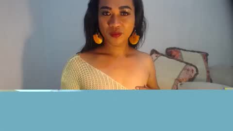 Snapshot of erika_madrigal chatting on December 9, 2024, 12:01 am erika_madrigal online show from December 9, 2024, 12:01 am