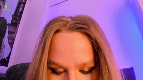 Snapshot of erikalustx chatting on February 16, 2026, 4:30 am Erika online show from February 16, 2026, 4:30 am