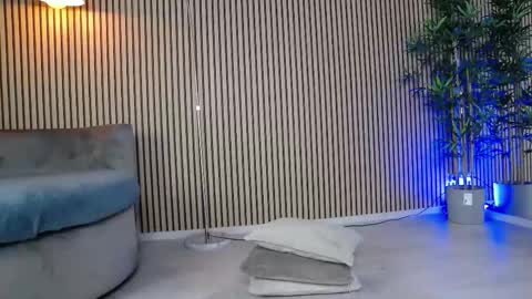 erikarossee online show from March 19, 2026, 5:55 am