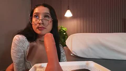 Snapshot of eriklein chatting on March 25, 2026, 7:42 pm Eri online show from March 25, 2026, 7:42 pm