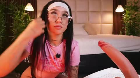 Eri  online show from April 27, 2026, 11:03 pm