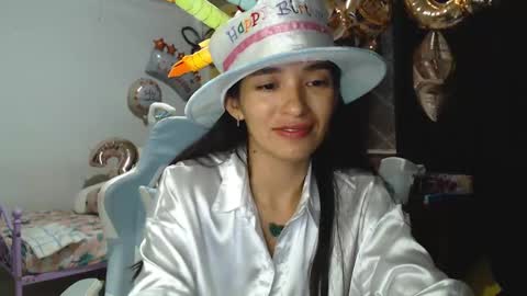 erina_1 online show from March 2, 2025, 3:13 am