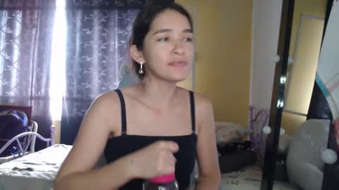 erina_1 online show from November 13, 2025, 4:17 pm