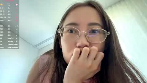 Snapshot of erinnthurmond chatting on July 13, 2026, 11:24 am Luna online show from July 13, 2026, 11:24 am