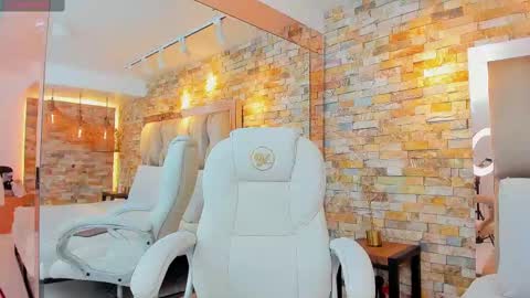 Snapshot of eris_novikov chatting on October 3, 2025, 12:35 pm ERIS online show from October 3, 2025, 12:35 pm