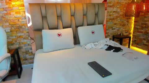 Snapshot of eris_novikov chatting on October 16, 2025, 12:50 pm ERIS online show from October 16, 2025, 12:50 pm