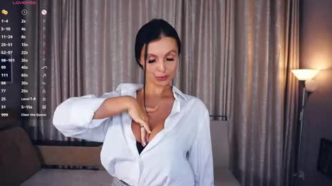 Snapshot of erlinefairall chatting on September 29, 2025, 7:30 pm Erline and Monica online show from September 29, 2025, 7:30 pm