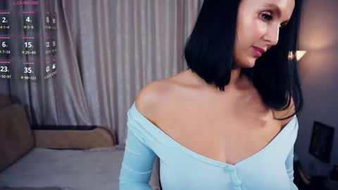 Snapshot of erlinefairall chatting on October 6, 2025, 7:22 pm Erline and Monica online show from October 6, 2025, 7:22 pm