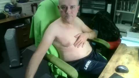 Snapshot of ernello chatting on October 13, 2025, 9:59 pm ernello online show from October 13, 2025, 9:59 pm