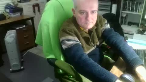 Snapshot of ernello chatting on October 14, 2025, 12:50 pm ernello online show from October 14, 2025, 12:50 pm