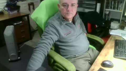 Snapshot of ernello chatting on October 28, 2025, 1:47 pm ernello online show from October 28, 2025, 1:47 pm