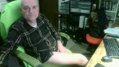 ernello online show from December 18, 2025, 9:54 pm