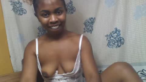 erolinee online show from October 28, 2025, 5:55 am