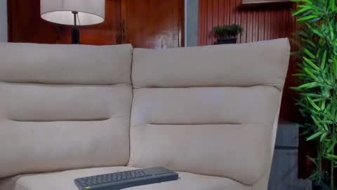 eros_becker_ online show from April 25, 2026, 4:15 am