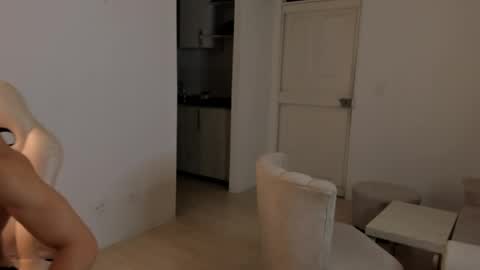 eros_becker_ online show from May 19, 2026, 7:26 am