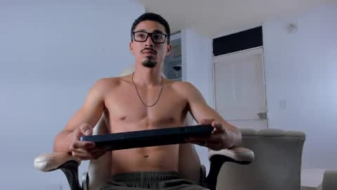 eros_becker_ online show from May 25, 2026, 5:57 am