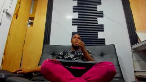 eros_fang online show from October 21, 2025, 12:39 pm