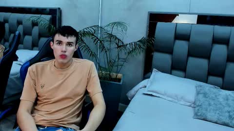 Eros Mancini online show from December 20, 2025, 4:08 am