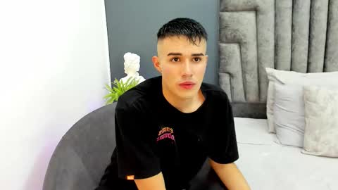 Eros Mancini online show from December 21, 2025, 8:05 pm