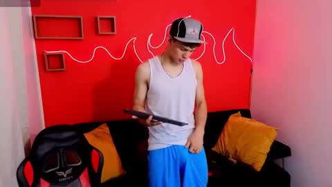 Snapshot of eros_steel chatting on June 3, 2026, 3:53 am Eros online show from June 3, 2026, 3:53 am
