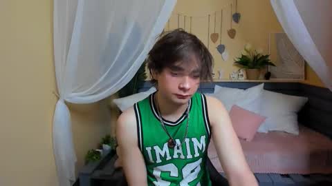 Hanzo online show from December 19, 2025, 12:12 pm