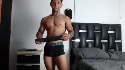 Snapshot of erosscott chatting on April 14, 2026, 12:16 am Eros online show from April 14, 2026, 12:16 am