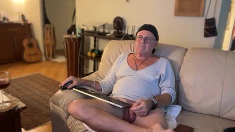 Snapshot of erostalk chatting on September 24, 2025, 10:35 pm eros online show from September 24, 2025, 10:35 pm