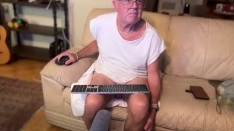 Snapshot of erostalk chatting on October 4, 2025, 7:17 am eros online show from October 4, 2025, 7:17 am