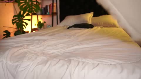 Snapshot of eroswild_ chatting on September 13, 2025, 2:55 am Eros Wild online show from September 13, 2025, 2:55 am