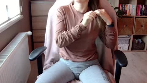 Melissa   online show from December 10, 2024, 9:33 am