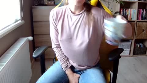 Melissa   online show from December 17, 2024, 10:01 am