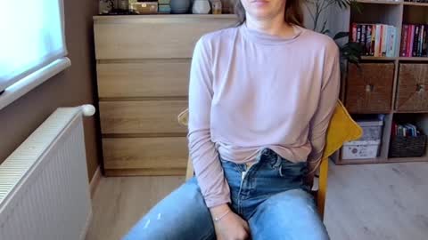Melissa   online show from December 17, 2024, 1:05 pm