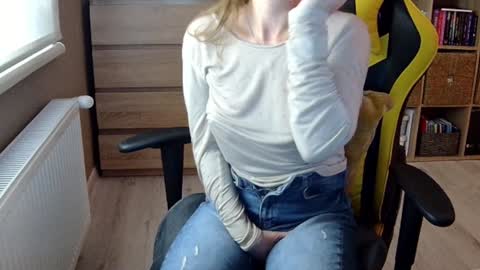 Melissa   online show from January 11, 2025, 7:49 pm