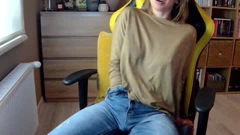Melissa   online show from February 5, 2025, 4:36 pm