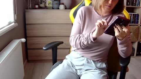 Melissa   online show from February 6, 2025, 1:21 pm
