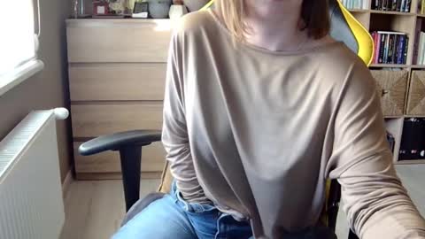 Melissa   online show from February 9, 2025, 2:18 pm