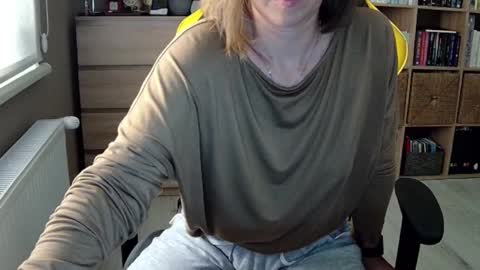 Melissa   online show from February 13, 2025, 3:24 pm