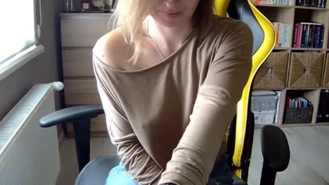 Melissa   online show from February 14, 2025, 11:10 am