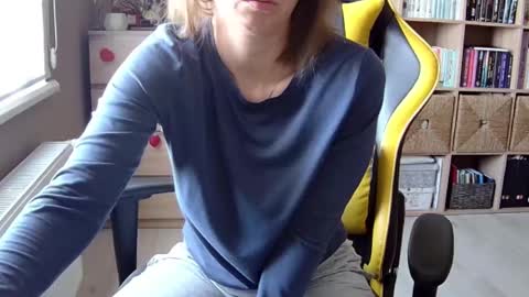 Melissa   online show from February 16, 2025, 10:10 am