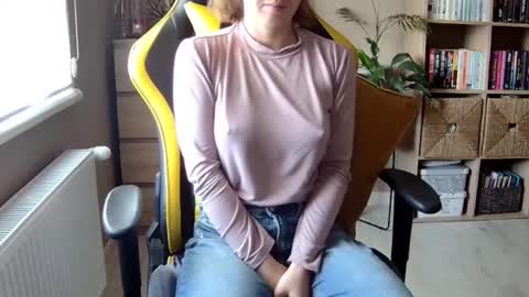 Melissa   online show from February 28, 2025, 12:20 pm