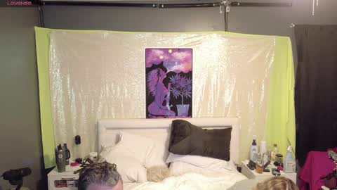 Snapshot of eroticdickmovement chatting on October 17, 2025, 12:14 am Cash Carry Fox online show from October 17, 2025, 12:14 am