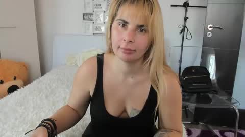 eroticsensualkitty4u online show from December 12, 2024, 12:22 pm